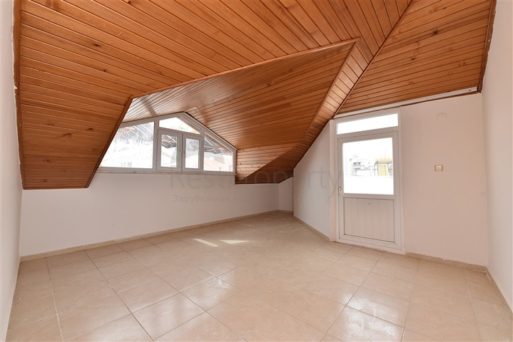 دوبلكس عائلية -بسعر مميز - من تصميم خمس غرف وصالة  في اوبا / الانيا 