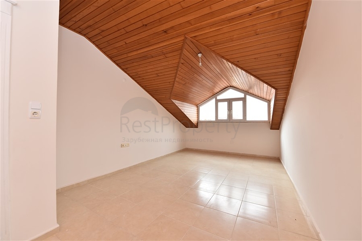 دوبلكس عائلية -بسعر مميز - من تصميم خمس غرف وصالة  في اوبا / الانيا 