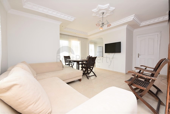 دوبلكس عائلية -بسعر مميز - من تصميم خمس غرف وصالة  في اوبا / الانيا 