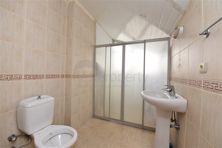 دوبلكس عائلية -بسعر مميز - من تصميم خمس غرف وصالة  في اوبا / الانيا 