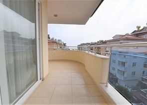 دوبلكس عائلية -بسعر مميز - من تصميم خمس غرف وصالة  في اوبا / الانيا 