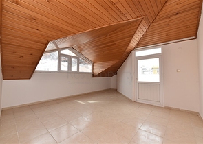 دوبلكس عائلية -بسعر مميز - من تصميم خمس غرف وصالة  في اوبا / الانيا 