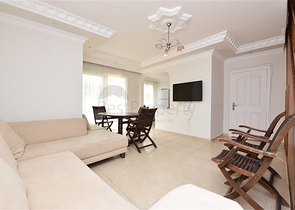 دوبلكس عائلية -بسعر مميز - من تصميم خمس غرف وصالة  في اوبا / الانيا 