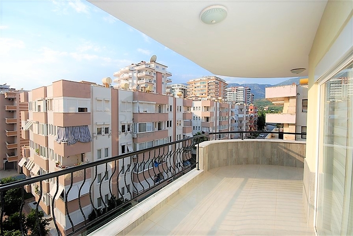 شقق للبيع في الانيا / انطاليا - من تصميم غرفتين وصالة مفروشة بالكامل وضمن مجمع سكني 