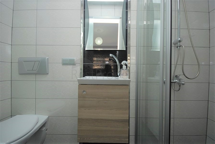 شقق للبيع في الانيا / انطاليا - من تصميم غرفتين وصالة مفروشة بالكامل وضمن مجمع سكني 