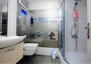 شقق للبيع في الانيا / انطاليا - من تصميم غرفتين وصالة مفروشة بالكامل وضمن مجمع سكني 