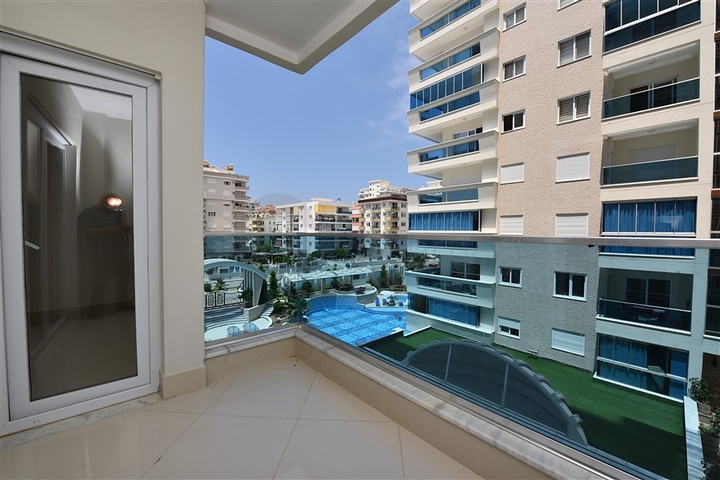 شقة للبيع ضمن مجمع فخم في مهموتلار / الانيا 