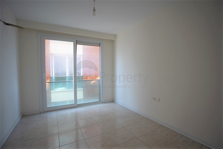 شقة غرفتين وصالة باطلالة مميزة ضمن مجمع في منطقة اوبا المركزية / الانيا 