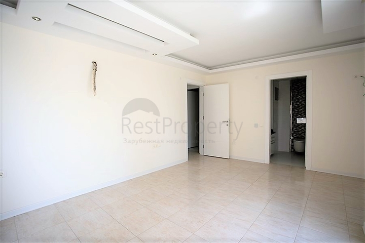 شقة غرفتين وصالة باطلالة مميزة ضمن مجمع في منطقة اوبا المركزية / الانيا 