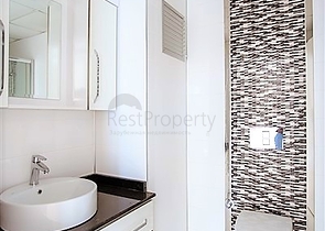 شقة غرفتين وصالة باطلالة مميزة ضمن مجمع في منطقة اوبا المركزية / الانيا 