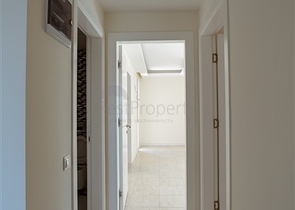 شقة غرفتين وصالة باطلالة مميزة ضمن مجمع في منطقة اوبا المركزية / الانيا 