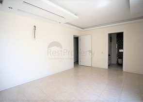 شقة غرفتين وصالة باطلالة مميزة ضمن مجمع في منطقة اوبا المركزية / الانيا 