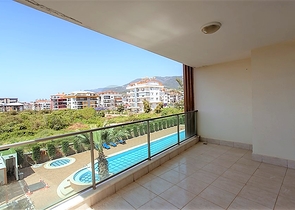 شقة غرفتين وصالة باطلالة مميزة ضمن مجمع في منطقة اوبا المركزية / الانيا 