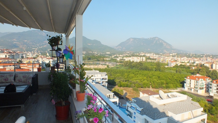 دوبلكس عائلية واسعة باطلالة ساحرة في جيكجلي / الانيا 