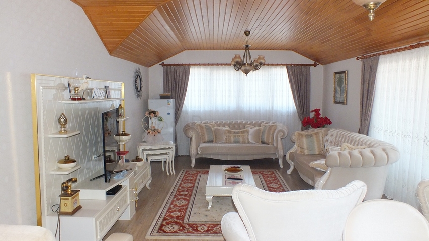 دوبلكس عائلية واسعة باطلالة ساحرة في جيكجلي / الانيا 