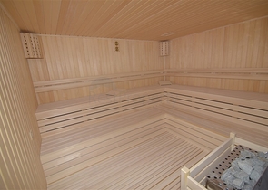 مجمع سكني حديث في مركز الانيا 