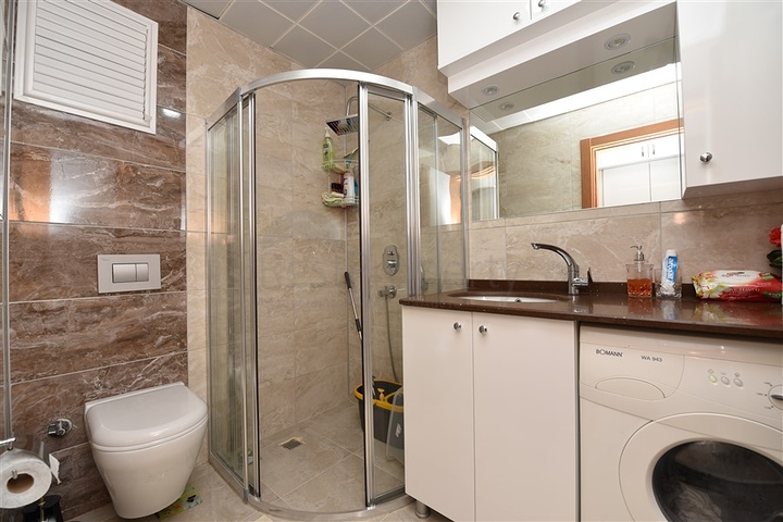 غرفتين وصالة مفروشة ضمن مجمع سكني قريب من البحر في كاستل / الانيا 