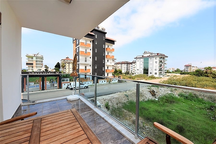 غرفتين وصالة مفروشة ضمن مجمع سكني قريب من البحر في كاستل / الانيا 