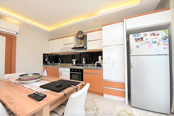 غرفتين وصالة مفروشة ضمن مجمع سكني قريب من البحر في كاستل / الانيا 