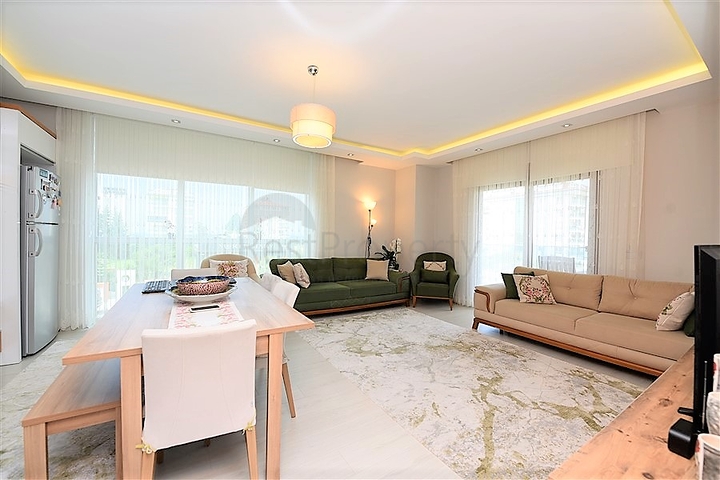 غرفتين وصالة مفروشة ضمن مجمع سكني قريب من البحر في كاستل / الانيا 