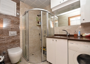 غرفتين وصالة مفروشة ضمن مجمع سكني قريب من البحر في كاستل / الانيا 