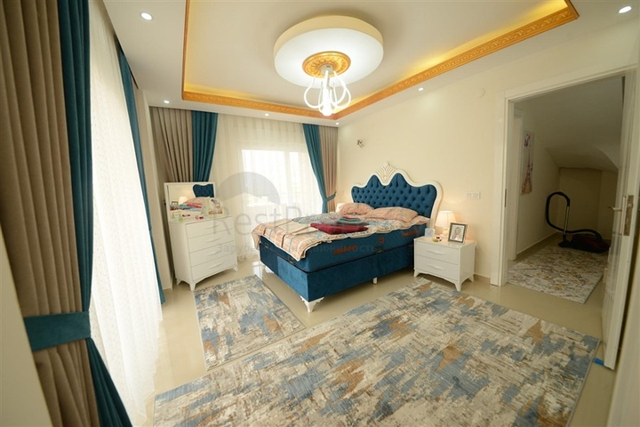 دوبلكس فاخرة مع تراس واسع واطلالة جبلية ساحرة في مهموتلار / الانيا 