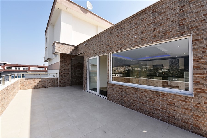 دوبلكس فاخرة مع تراس واسع واطلالة جبلية ساحرة في مهموتلار / الانيا 