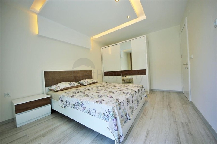 اطلالة بحرية مباشرة- شقة مؤثثة تصميم غرفة  نوم وصالة ضمن مجمع سكني حديث في كاركي جاك - الانيا 