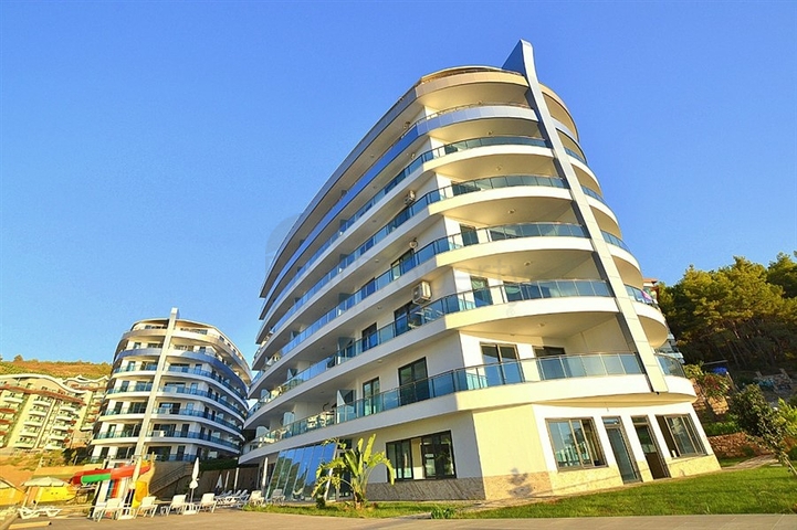 اطلالة بحرية مباشرة- شقة مؤثثة تصميم غرفة  نوم وصالة ضمن مجمع سكني حديث في كاركي جاك - الانيا 