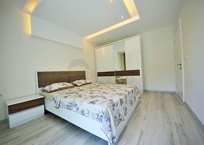 اطلالة بحرية مباشرة- شقة مؤثثة تصميم غرفة  نوم وصالة ضمن مجمع سكني حديث في كاركي جاك - الانيا 