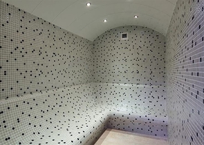 اطلالة بحرية مباشرة- شقة مؤثثة تصميم غرفة  نوم وصالة ضمن مجمع سكني حديث في كاركي جاك - الانيا 