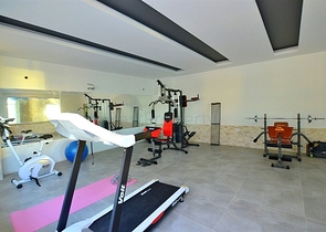 اطلالة بحرية مباشرة- شقة مؤثثة تصميم غرفة  نوم وصالة ضمن مجمع سكني حديث في كاركي جاك - الانيا 