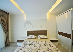 اطلالة بحرية مباشرة- شقة مؤثثة تصميم غرفة  نوم وصالة ضمن مجمع سكني حديث في كاركي جاك - الانيا 