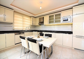 شقة غرفتين باطلالة مميزة في منطقة اوبا المركزية / الانيا 