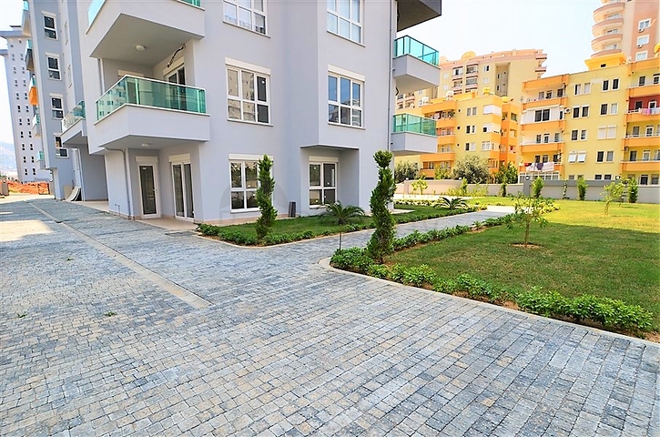 شقة غرفتين وصالة ضمن مجمع حديث قريب من البحر وبسعر مميز في الانيا 