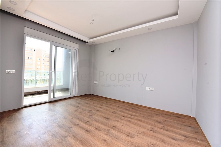 شقة غرفتين وصالة ضمن مجمع حديث قريب من البحر وبسعر مميز في الانيا 