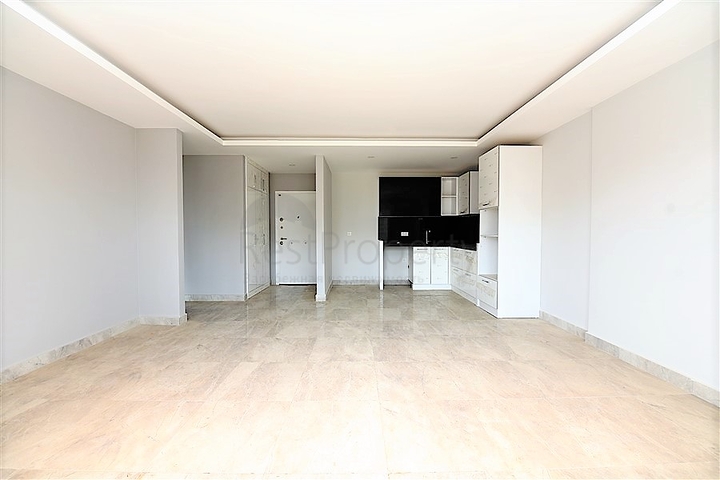 شقة غرفتين وصالة ضمن مجمع حديث قريب من البحر وبسعر مميز في الانيا 