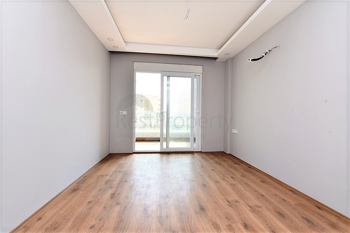 شقة غرفتين وصالة ضمن مجمع حديث قريب من البحر وبسعر مميز في الانيا 