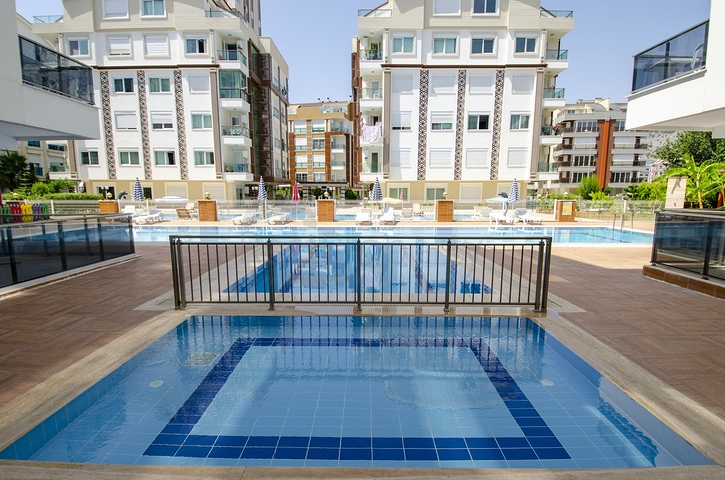 شقة بغرفة نوم واحدة مع أثاث في ليمان كونيالتي