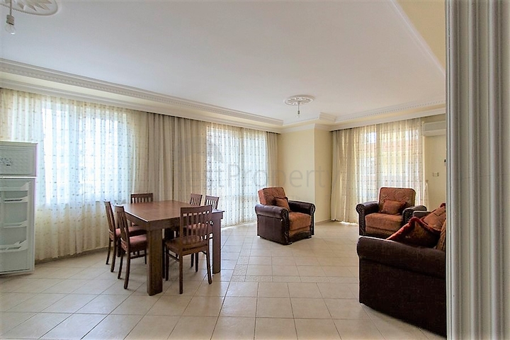 شقة عائلية واسعة من تصميم غرفتين وصالة في الانيا - مهموتلار 