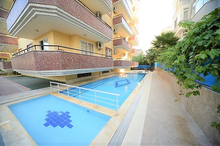 شقة عائلية واسعة من تصميم غرفتين وصالة في الانيا - مهموتلار 