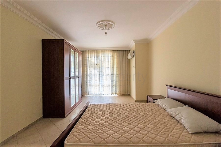 شقة عائلية واسعة من تصميم غرفتين وصالة في الانيا - مهموتلار 