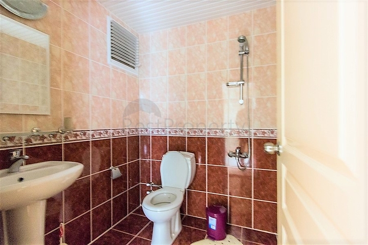 شقة عائلية واسعة من تصميم غرفتين وصالة في الانيا - مهموتلار 