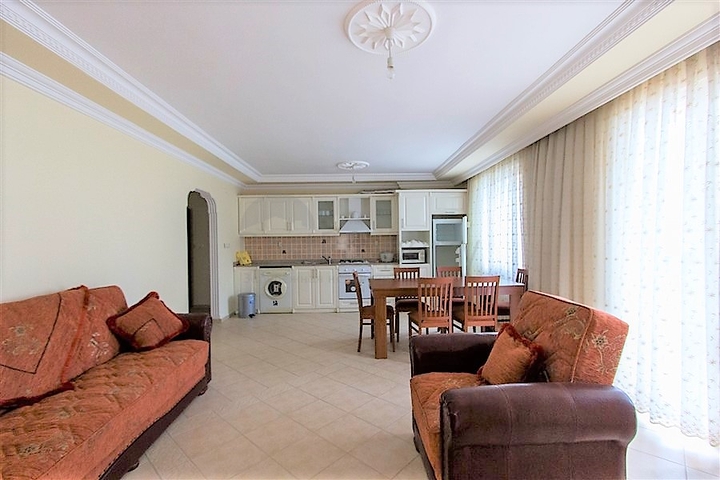 شقة عائلية واسعة من تصميم غرفتين وصالة في الانيا - مهموتلار 