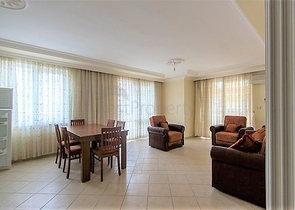 شقة عائلية واسعة من تصميم غرفتين وصالة في الانيا - مهموتلار 