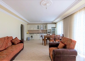 شقة عائلية واسعة من تصميم غرفتين وصالة في الانيا - مهموتلار 