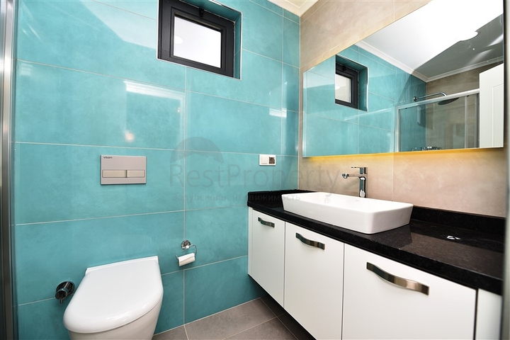 شقة غرفتين وصالة مفروشة ضمن مجمع فاخر وخدمات خمس نجوم في الانيا 