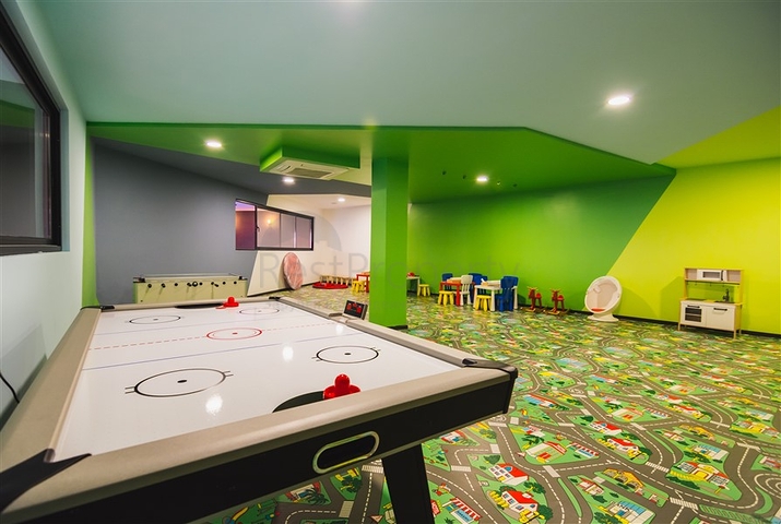 شقة غرفتين وصالة مفروشة ضمن مجمع فاخر وخدمات خمس نجوم في الانيا 