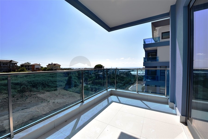 شقة غرفتين وصالة مفروشة ضمن مجمع فاخر وخدمات خمس نجوم في الانيا 