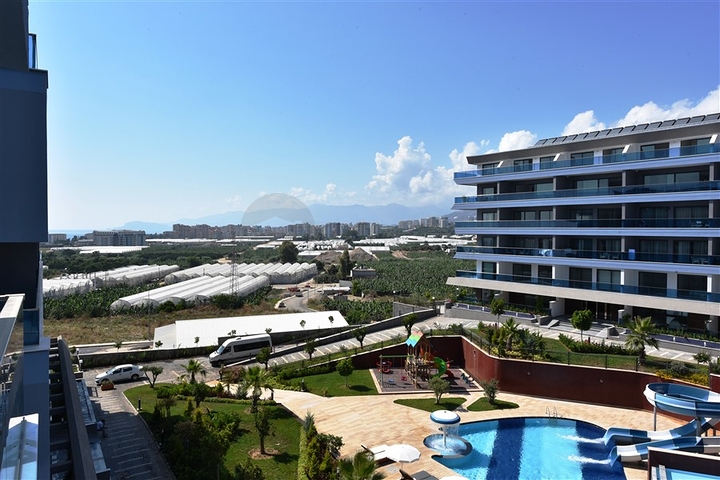 شقة غرفتين وصالة مفروشة ضمن مجمع فاخر وخدمات خمس نجوم في الانيا 